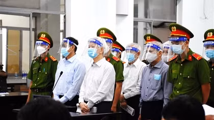 Ra toà, cựu Chủ tịch Khánh Hòa đề nghị xử lý "những ai tráo trở"