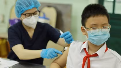 Tiêm vaccine phòng COVID-19 mũi 2 cho trẻ từ 5 đến dưới 12 tuổi cùng loại với mũi 1
