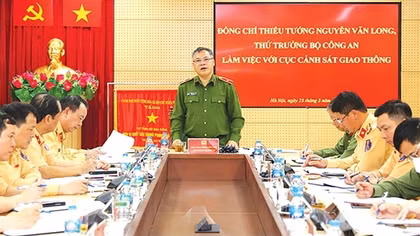 Ứng dụng khoa học kỹ thuật trong công tác của CSGT để phục vụ người dân