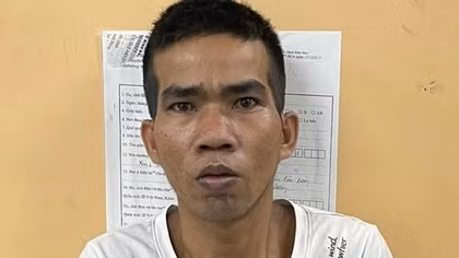 Bắt kẻ tạt axit vào người bạn gái