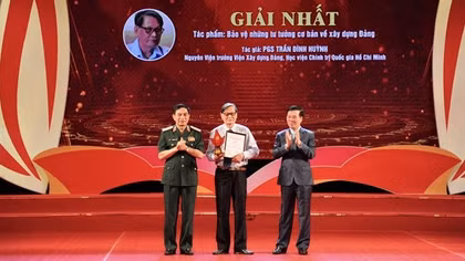 Trao giải cuộc thi viết "Bảo vệ nền tảng tư tưởng của Đảng trong tình hình mới"