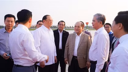 Phó Thủ tướng Lào cùng lãnh đạo TP Hồ Chí Minh thăm và làm việc tại Van Phuc City