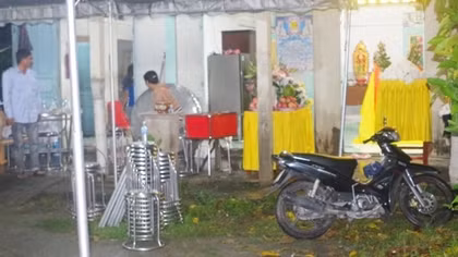 Người phụ nữ tử vong nghi do bị con trai bạo hành