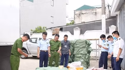 Bắt giữ 1,2 tấn nội tạng lợn không rõ nguồn gốc xuất xứ