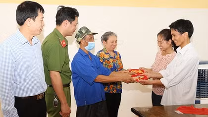 Chuyện phố trong làng