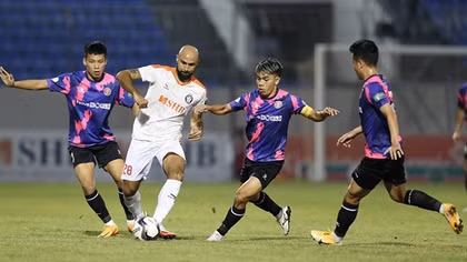 Cuộc đua trụ hạng V.League 2022: Sài Gòn FC giương “cờ trắng”