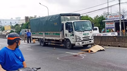 Va chạm với xe tải, người đàn ông đi xe đạp tử vong tại chỗ