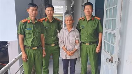 Đổ thuốc sâu xuống giếng nước để hạ độc vợ cũ