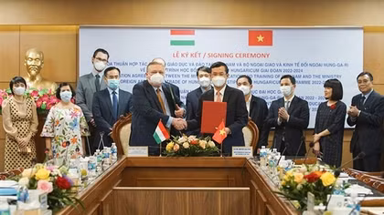 Việt Nam-Hungary ký kết thoả thuận về chương trình học bổng giai đoạn 2022-2024