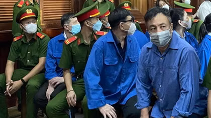 Cựu Giám đốc  Bệnh viện Mắt TP Hồ Chí Minh bị đề nghị 8-9 năm tù