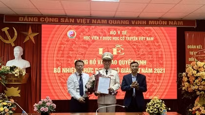 Bổ nhiệm chức danh Phó Giáo sư đối với Thiếu tướng CAND Phạm Bá Tuyến