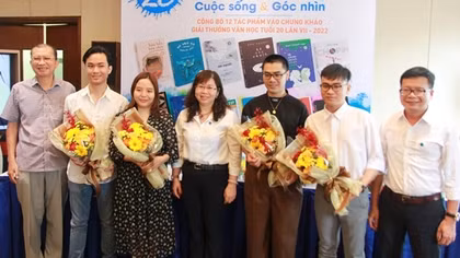 Vì sao người trẻ viết văn?