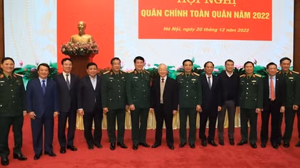 Xây dựng, củng cố nền quốc phòng toàn dân vững mạnh