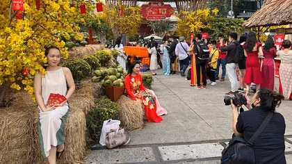 Vượt khó tài chính, nhiều công ty lo lương tháng 13 cho công nhân