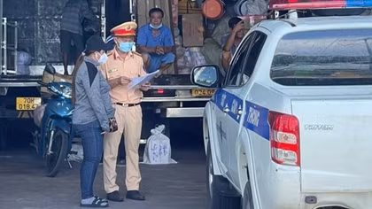 Người dân chung tay giữ trật tự an toàn giao thông