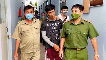 Giết vợ vì ghen