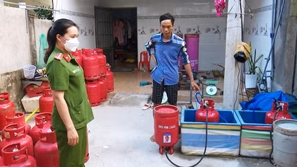 Bắt quả tang một cơ sở sang chiết trái gas phép