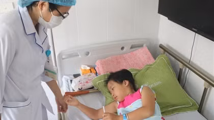 Sốt xuất huyết lây lan mạnh ở phía Bắc