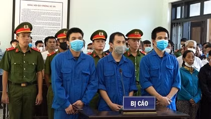 Nhóm thợ hút hầm cầu "chia" nhau 37 năm tù vì tội giết người