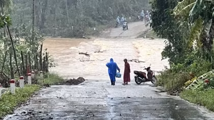 Bị lũ cuốn trôi, mất tích khi cố băng qua sông Nước Na