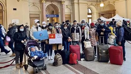 Các cơ quan đại diện đã đón hơn 3500 người Việt được sơ tán từ Ukraine