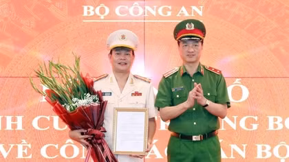 Đại tá Vũ Văn Tấn giữ chức vụ Phó Cục trưởng Cục Cảnh sát Quản lý hành chính về trật tự xã hội