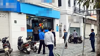 Điều tra vụ đối tượng xông vào ngân hàng cướp tiền