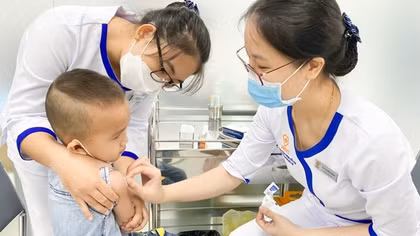 Do đâu thiếu vaccine sởi, bạch hầu?