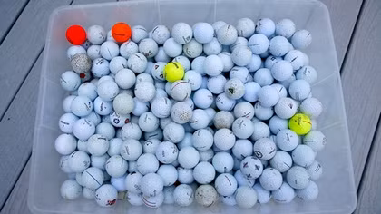 Thắng kiện 5 triệu USD vì bóng golf rơi vào nhà