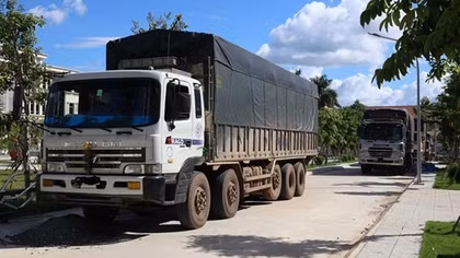 Hàng loạt vụ vận chuyển hàng lậu ở vùng giáp biên