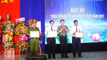 Thứ trưởng Lương Tam Quang dự “Ngày hội Toàn dân bảo vệ an ninh Tổ quốc” tại Khánh Hòa