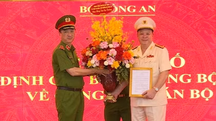 Đại tá Nguyễn Quốc Hùng giữ chức vụ Cục trưởng Cục Cảnh sát Quản lý hành chính về trật tự xã hội
