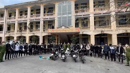 Nhóm đối tượng 2X sử dụng hung khí gây náo loạn đường phố