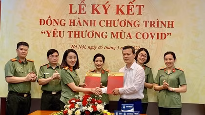 Lan tỏa “Yêu thương mùa COVID” trong đại dịch