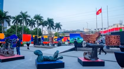 Đón Noel với không gian sáng tạo mới lạ thứ 2 của họa sĩ Ngô Xuân Bính