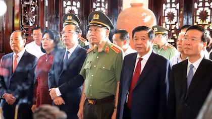 Lãnh đạo Đảng, Nhà nước dâng hương tưởng niệm cố Chủ tịch Hội đồng Bộ trưởng Phạm Hùng