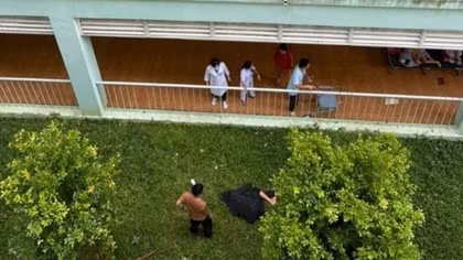 Ngáo đá dọa chém người, nhảy từ tầng 2 bệnh viện xuống đất