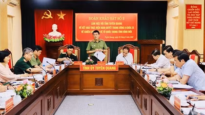 Khảo sát tình hình thực hiện nghị quyết Trung ương 8