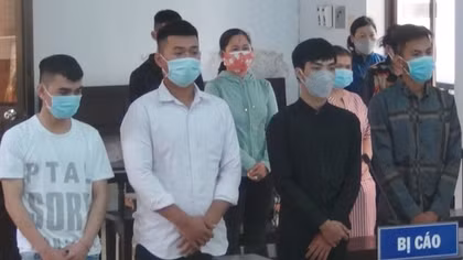 Chặn quốc lộ để đua xe, nhóm "quái xế" lãnh án