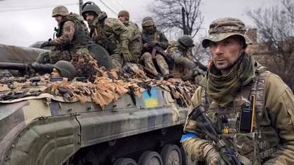 Ukraine tập hợp lực lượng áp sát Donbass, Nga thay tổng chỉ huy chiến dịch