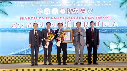 Bến Tre lập kỷ lục thế giới với 222 món ăn từ dừa