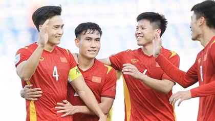 Cơ hội thi đấu cho cầu thủ trẻ và sự mở lòng của Hà Nội FC