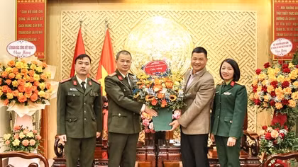 Báo CAND chúc mừng Báo QĐND nhân kỷ niệm 78 năm Ngày thành lập QĐND Việt Nam