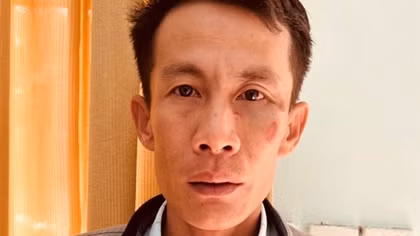 Nhậu rồi rút súng vì nhớ chuyện mâu thuẫn 5 năm trước