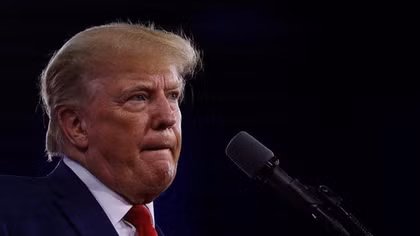 Ông Trump tố FBI "đột kích" nhà riêng tại Florida