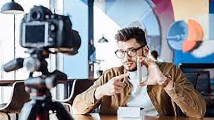 Gen Z đua nhau nghỉ việc mong thành “người nổi tiếng”