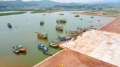Có khu neo đậu tránh trú bão gần 60 tỷ nhưng ngư dân vẫn nơm nớp khi bão về