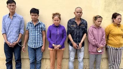 Bắt quả tang 6 đối tượng đánh bạc, thu giữ 100 triệu đồng