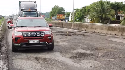 QL1A nham nhở, cử tri Phú Yên không hài lòng với trả lời của Bộ GTVT