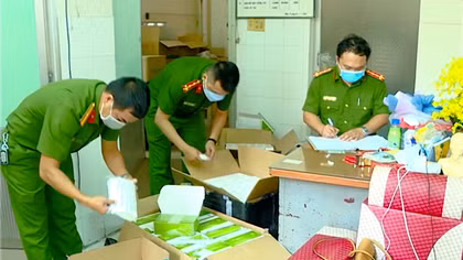 Mua kit test trôi nổi rồi rao bán kiếm lời